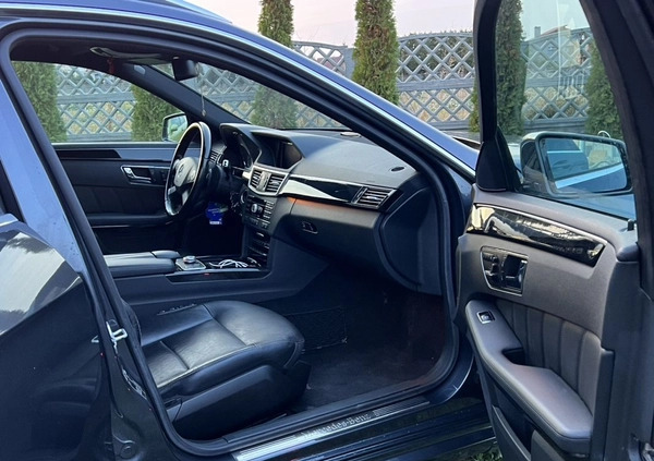 Mercedes-Benz Klasa E cena 41900 przebieg: 223000, rok produkcji 2010 z Koło małe 172